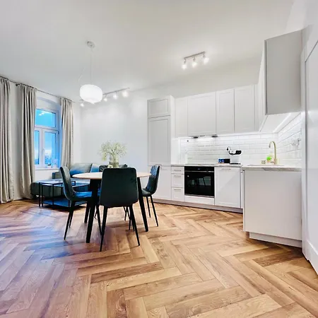 Apartamenty Kamienica Centrum - 1 Maja Lubiń Exterior foto