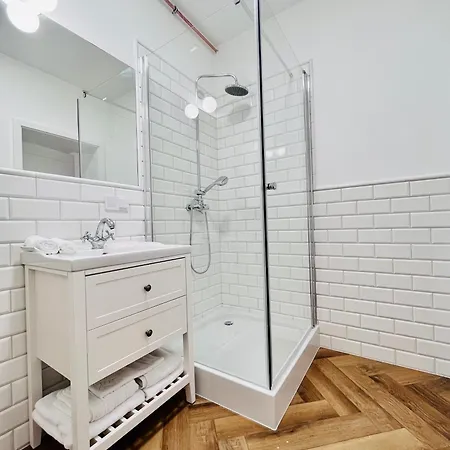Apartamenty Kamienica Centrum - 1 Maja Lubiń Exterior foto