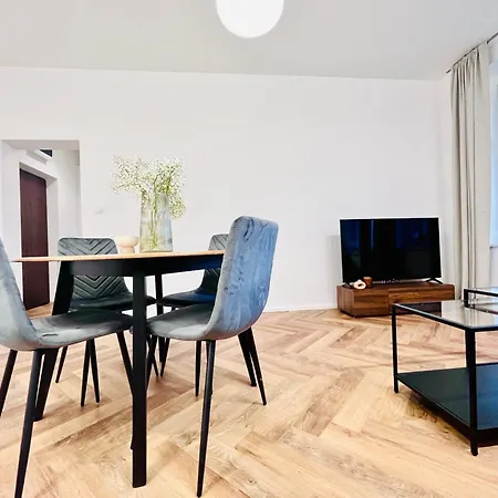 Apartamenty Kamienica Centrum - 1 Maja Lubiń Exterior foto